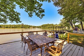 Waterfront Lake Hamilton Vacation Rental w/ Dock!