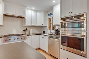 Ski-in Condo w/ Hot Tub on Burke Mtn Slopes!