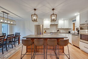 Ski-in Condo w/ Hot Tub on Burke Mtn Slopes!