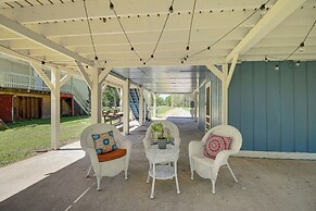 Trinity River Cottage w/ Deck + Water Views