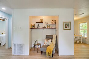 Trinity River Cottage w/ Deck + Water Views
