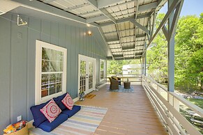 Trinity River Cottage w/ Deck + Water Views