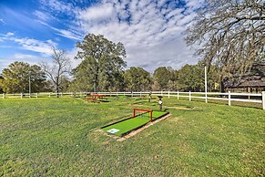 Trinity River Cottage w/ Deck + Water Views