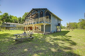 Trinity River Cottage w/ Deck + Water Views