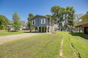 Trinity River Cottage w/ Deck + Water Views