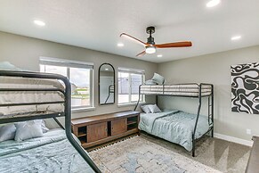 Utah Retreat w/ Patio, Gas Grill & Mountain Views!