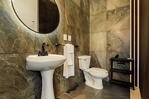 Casa Aluxes Guesthouse