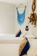 Casa Aluxes Guesthouse