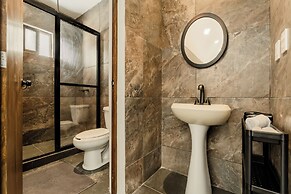 Casa Aluxes Guesthouse