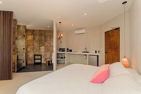 Casa Aluxes Guesthouse