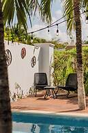 Casa Aluxes Guesthouse