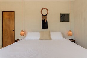 Casa Aluxes Guesthouse