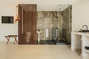 Casa Aluxes Guesthouse