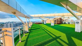 Stunning 1-bed Apartment in Paranaque