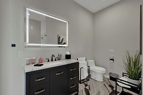 The Bentley Hotel - Mona Lisa Room - Pool View