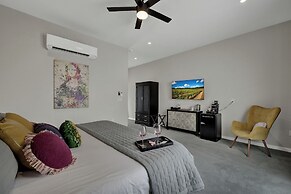 The Bentley Hotel - Mona Lisa Room - Pool View