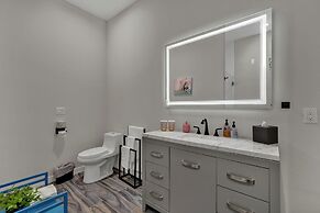 The Bentley Hotel - Sinatra Room - Hill Country View