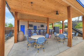 The Bentley Hotel - Sinatra Room - Hill Country View