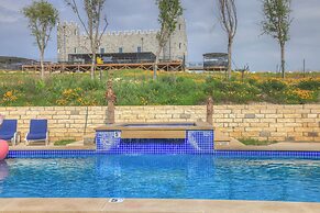 The Bentley Hotel - James Bond Suite - Pool View