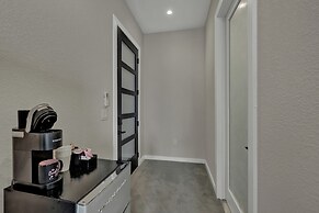 The Bentley Hotel - James Bond Suite - Pool View