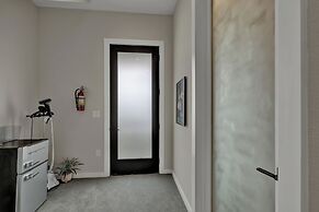 The Bentley Hotel - James Bond Suite - Pool View