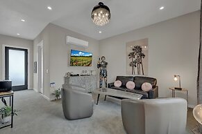 The Bentley Hotel - James Bond Suite - Pool View