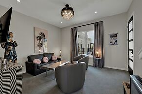 The Bentley Hotel - James Bond Suite - Pool View