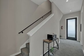 The Bentley Hotel - James Bond Suite - Pool View