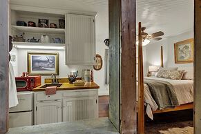 Town Creek Cabin Walk to Main St