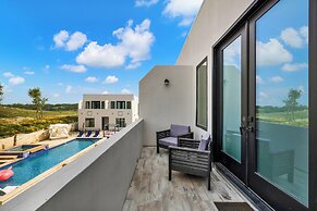 The Bentley Hotel - Bill Murray Room - Pool View