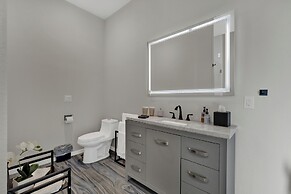 The Bentley Hotel - Bill Murray Room - Pool View