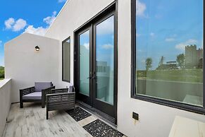 The Bentley Hotel - Coco Chanel Room - Pool View