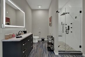 The Bentley Hotel - Sophia Loren Room - Pool View