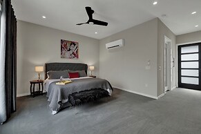 The Bentley Hotel - Sophia Loren Room - Pool View