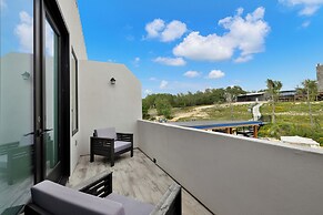 The Bentley Hotel - Sophia Loren Room - Pool View