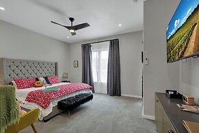 The Bentley Hotel - Andy Worhol Room - Hill Country View