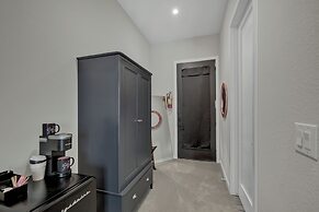 The Bentley Hotel - Andy Worhol Room - Hill Country View