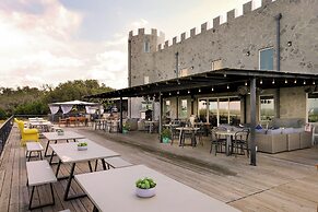 The Bentley Hotel - Andy Worhol Room - Hill Country View