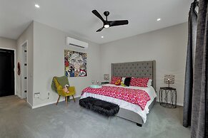 The Bentley Hotel - Andy Worhol Room - Hill Country View