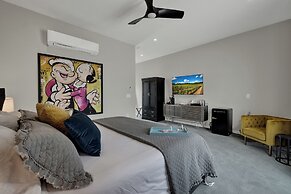 The Bentley Hotel - Popeye Room - Pool View