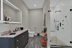 The Bentley Hotel - Popeye Room - Pool View