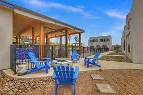The Bentley Hotel - Elvis Room - Pool View