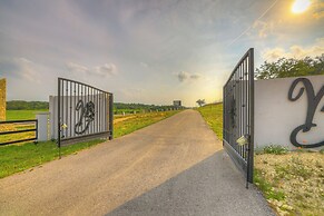 The Bentley Hotel - Elvis Room - Pool View