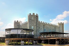 The Bentley Hotel - Clint Eastwood Room - Hill Country View
