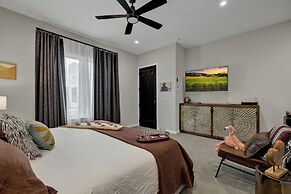 The Bentley Hotel - Clint Eastwood Room - Hill Country View
