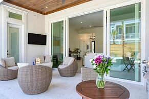 Emerald Evening by Avantstay 9bdr, Walk to Beach