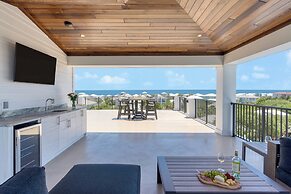 Emerald Evening by Avantstay 9bdr, Walk to Beach