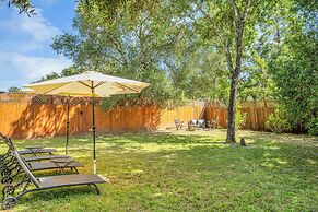 Grapevine Cottage by Avantstay Hobby Vineyard + Firepit