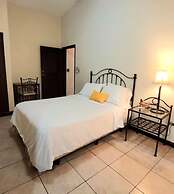 Nesthost Hotel Los Robles