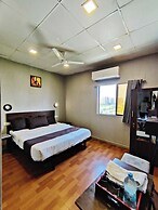 Hotel Gokul Solitaire - Surat